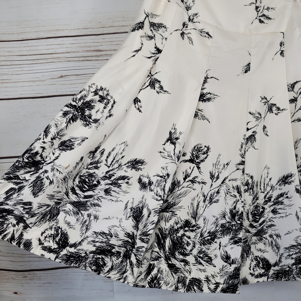 Nine West | Pleated Silk Floral A-line Skirt - Picture 9 of 11